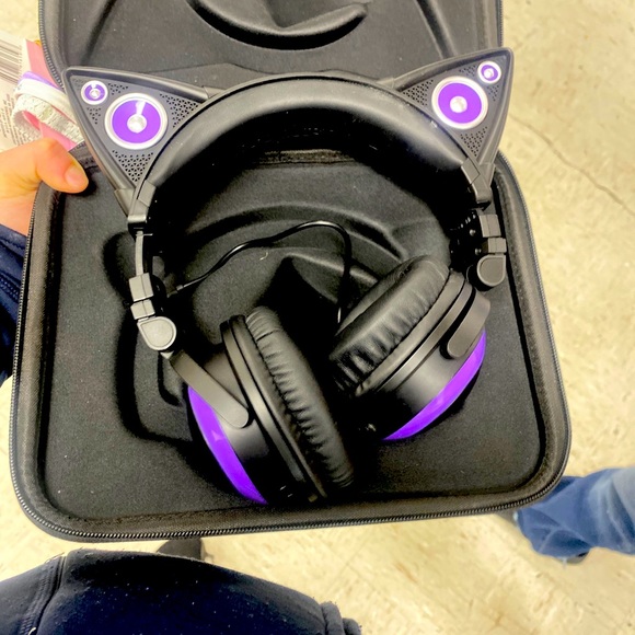 Brookstone Headphones Brookstone Wired Cat Ear Headphones W